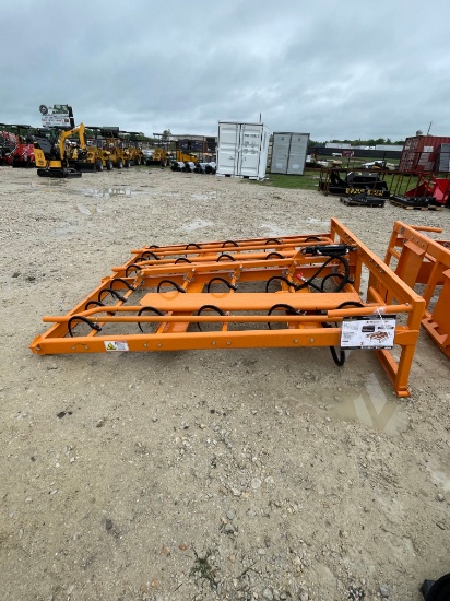 New Land Honor skid ster 8-10 Bale Hay accumulator Grapple