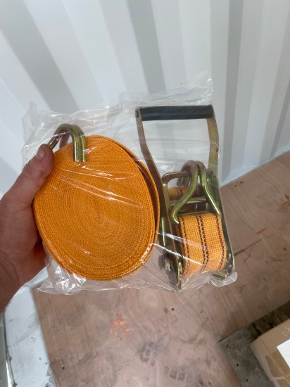 8 Pc 5000lb Ratchet & straps
