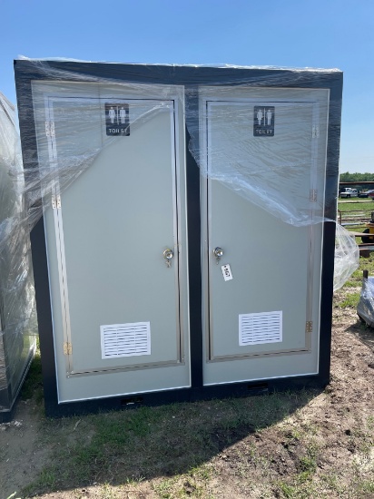 Portable 2 stall restroom