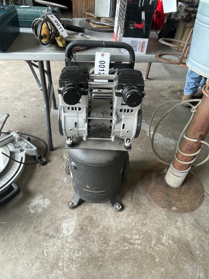 North Star 8 Gallon Air compressor