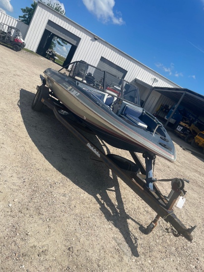 Cajun Bass boat 1990 with title