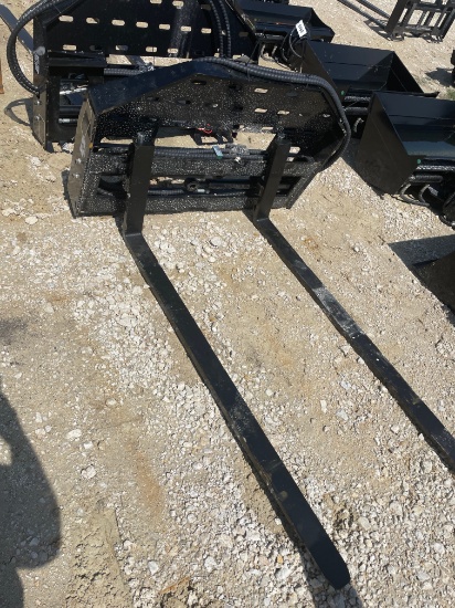 GIYI 5ft. Hydraulic side shift forks for skid steer