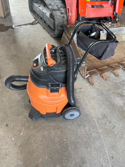 Ridgid 16 gallon shop vac has all the attachments