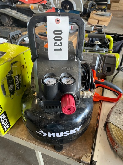 Husky 3 Gallon air compressor