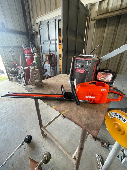 Echo 58V Battery powered hedge trimmers no batteries