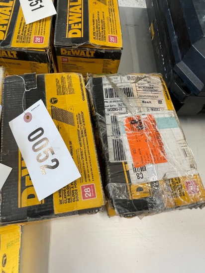 Box of 28degree wire weld framing nails