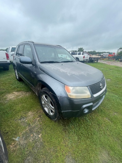 2008 Suzuki Grand Vitara Blue runs and drives great cold ac clean title 159,290 miles cin#JS3TE94758