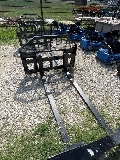GIYI 5ft. Pallet fork attachment for skid steer