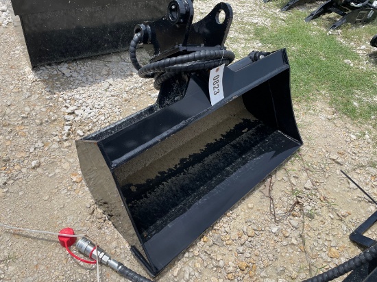 GIYI 32in Hydraulic tilt bucket for excavator