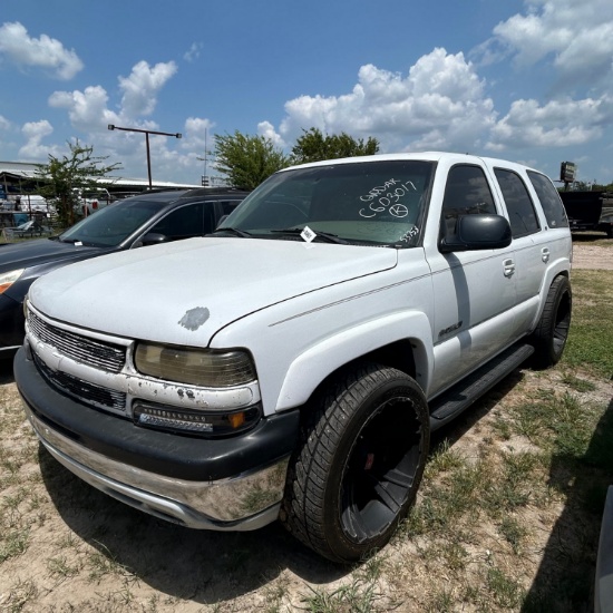 2002 Chevy Tahoe LS White V8 runs and Drives unknown miles Vin#1GNEC13V82R127529