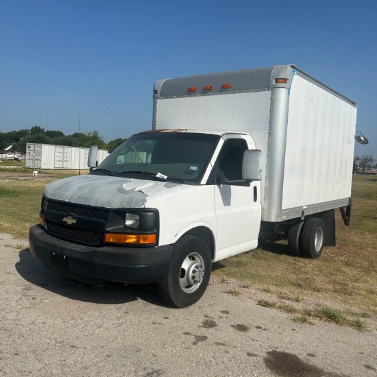 2012 Chevrolet Express white Box Truck 96,140 miles runs & drives Vin#1GBDG2CG8C1127470 Needs shift