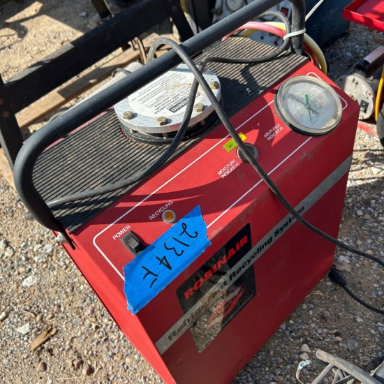 Robinair Red auto refridgeraon recycling machine