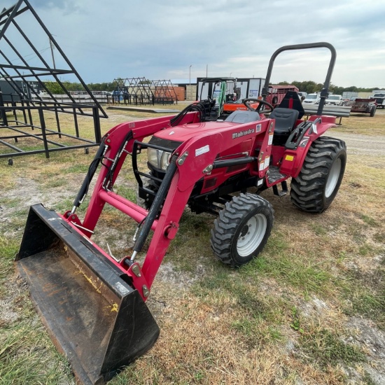Mahindra 3016 4x4 Diesel Tractor 324 Hrs Shuttle Shift Trans, front loader attachment with bucket ru