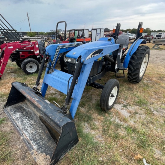 New Holland TT45A 2WD Diesel Tractor 935 Hrs, New Holland 610TL Front loader attachment with bucket