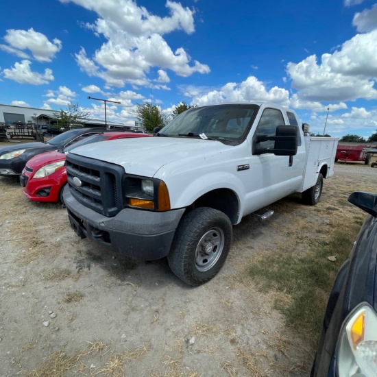 2006 Ford F-350 Ex Cab Service Truck With Crane and remote Knapheide Bed 4WD Miles unknown odometer