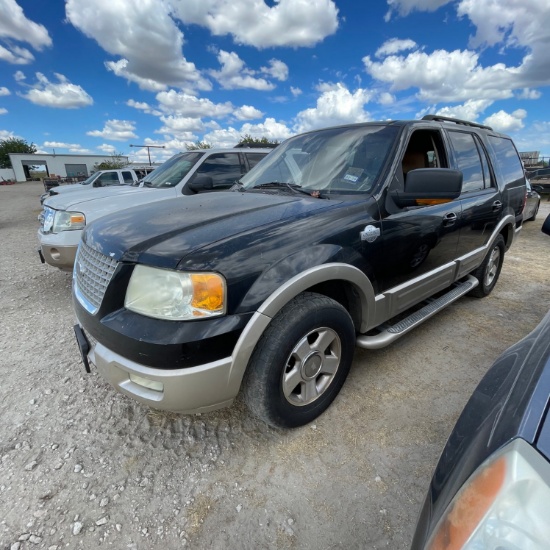 2006 Ford Expedition Black King Ranch 229,519 miles Runs and drives needs Battery vin#1FMPU17536LA63