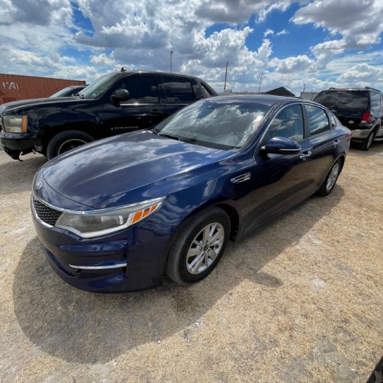 2018 Kia Optima FE Blue Runs and drives 231,328 miles Vin#5XXGT4L33JG214418