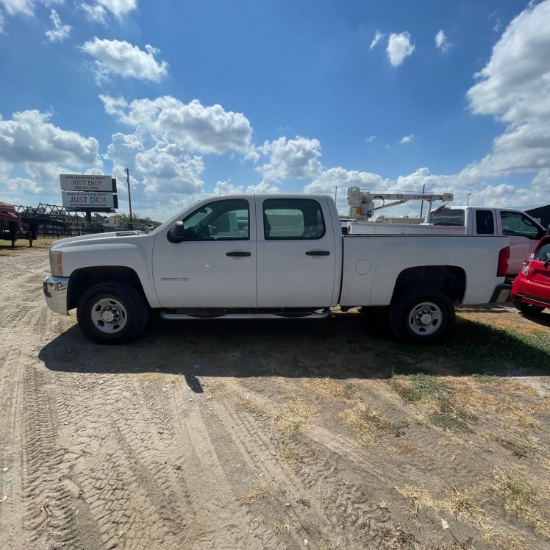 2010 Chevy Silverado LS 2500 HD Crew Cab 6.0 Vortec 4x4 runs and drives Cold A/C 169,601 Miles Vin#1