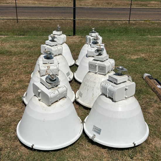 8 Halogen Shop Lights