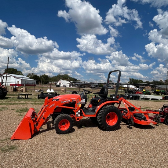 Kubota B2301 4x4 Diesel Tractor 61 hrs LA455 Front loader with bucket & land Pride 60" Finishing mow