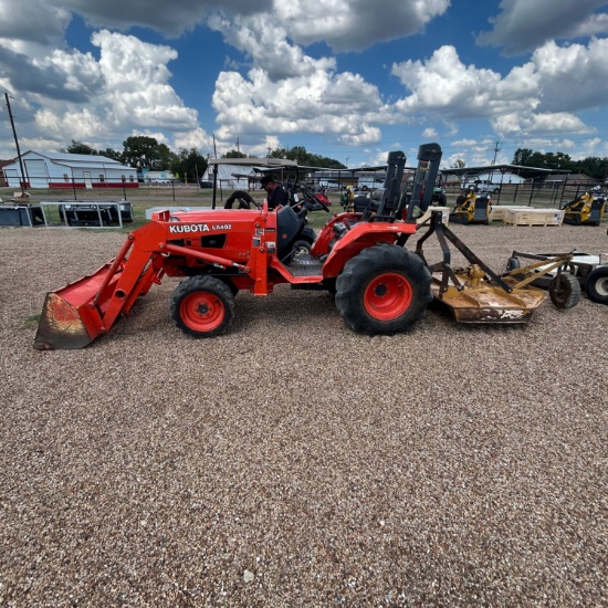 Kubota B2710 4x4 Diesel Tractor 1176 Hrs LA402 Front Attachment with bucket & 4' King Kutter Brush C
