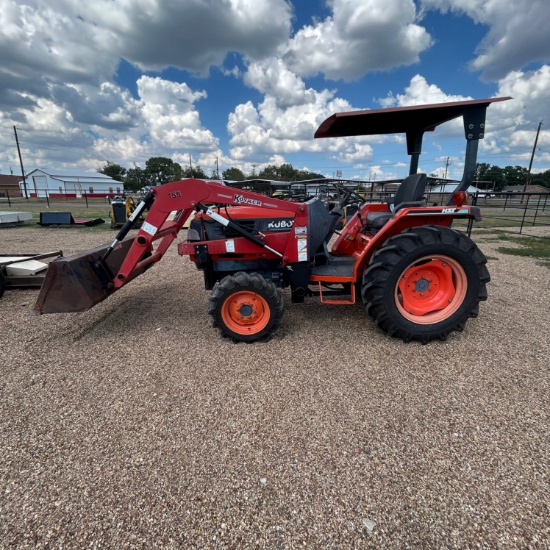 Kubota L3410 4x4 Diesel Tractor 583 Hrs Front loader Attachment with bucket New tires runs and oper