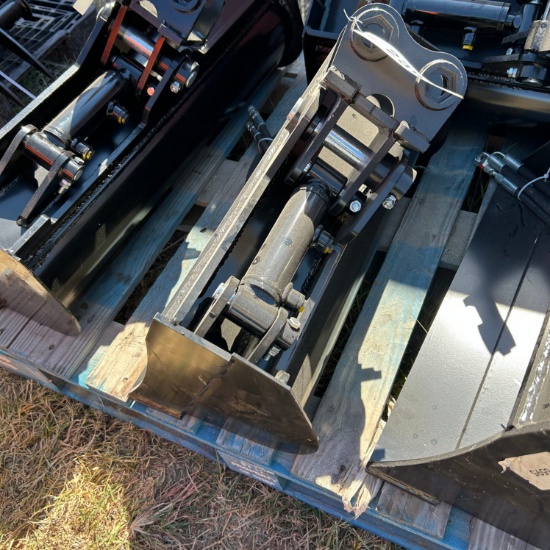 New 24" tilting Excavator Bucket