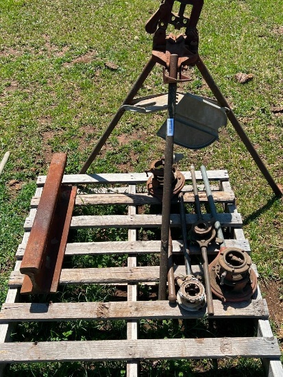 Pipe Threader and Stand