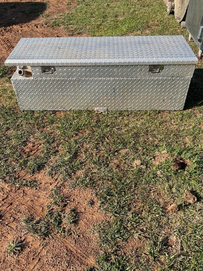Toolbox with Fuel Tank