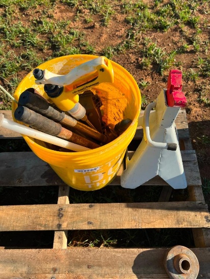 Lot of Misc. Items - Jack Stand / Bucket of Cattle D-Horner, Spray-gun, etc.