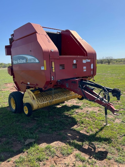 New Holland BR 750 Round Baler