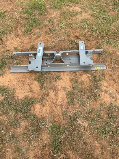 B&W Gooseneck Hitch