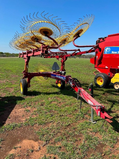 2012 New Holland ProCart 1022 10-Wheel Hay Rake