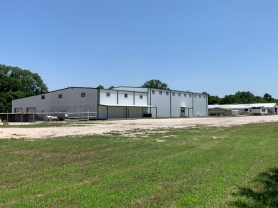 14.16 Acres with a 15,595 sf Commercial Building in North Texas