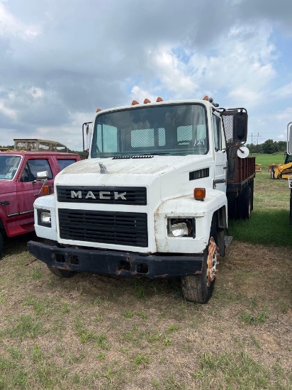 1989 Mack Truck with Dump Bed . STARTS & RUNS