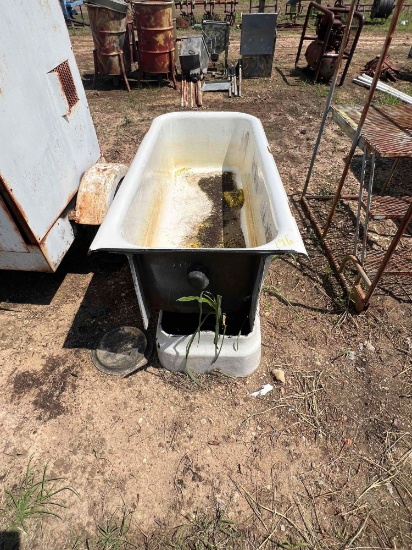 Porcelain Tub with Stand