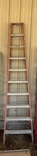 Warner 10 foot Fiberglass Ladder