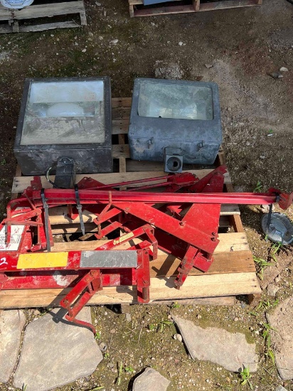 Lot of Misc. Shop Lights and Jacks