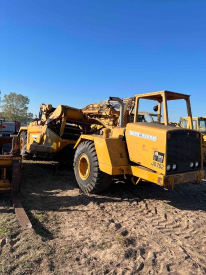John Deere 762 Scraper