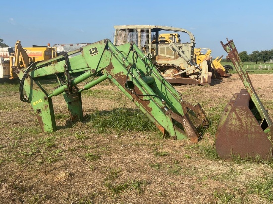 John Deere 260 Front Loader