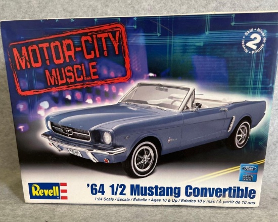 1964 Mustang 1/2 Convertible 1:24 Scale Die-Cast Model Car