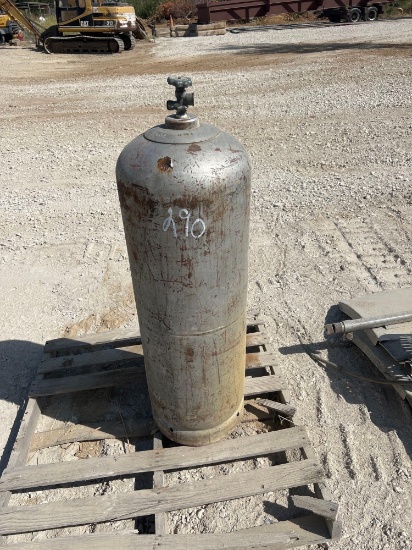 100 gallon Propane Tank