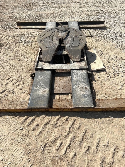 Holland Fifth Wheel Plate