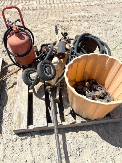 Pallet of Misc. Sandblaster, Soda Blasters, Oil Pumps, Gauges, etc.