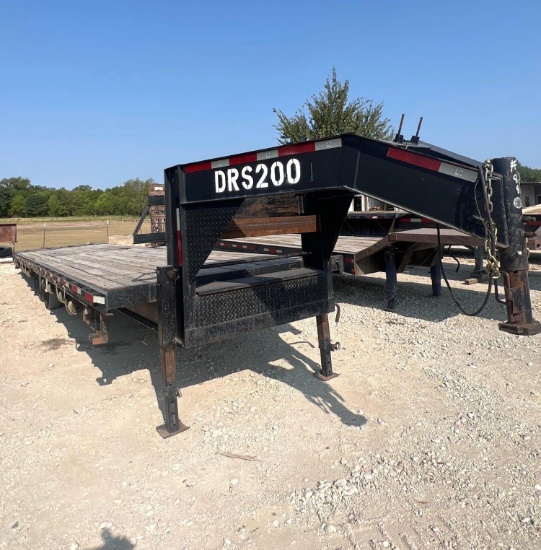 2015 Texas Pride 40 ft Gooseneck Trailer