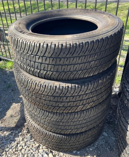 Set of 4 Michelin Tires LT 275/65R 20s