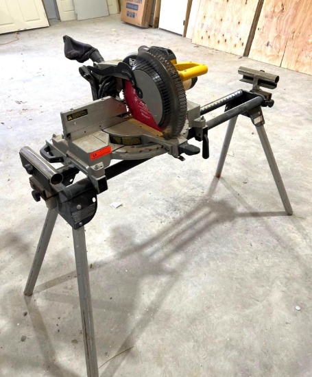 DeWalt Miter Saw with Stand - Works