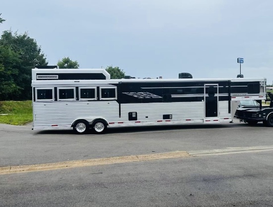 2023 SMC Living Quarters Trailer - Super Clean - Barely Used