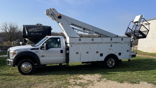 2012 Ford F-550 Bucket Truck - Runs - 130K miles - Comes with Title