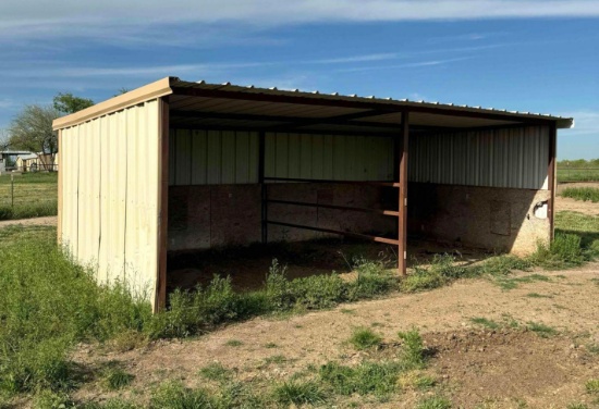 12x24 Loafing Shed - Located in Sanger Texas - Buyer has 30 to remove item